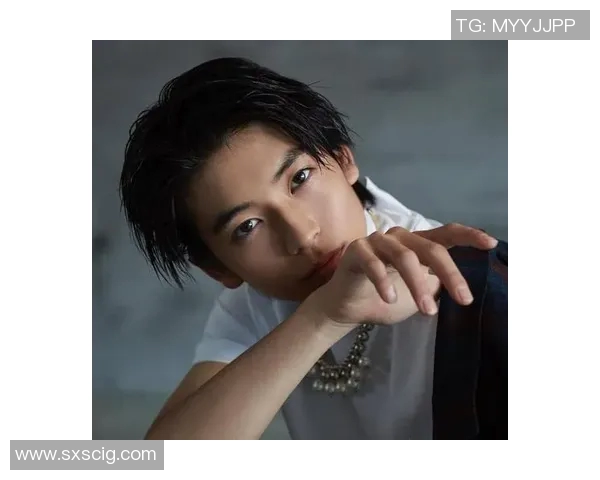 狼尾足球球星崛起记：从默默无闻到全球瞩目的足球传奇